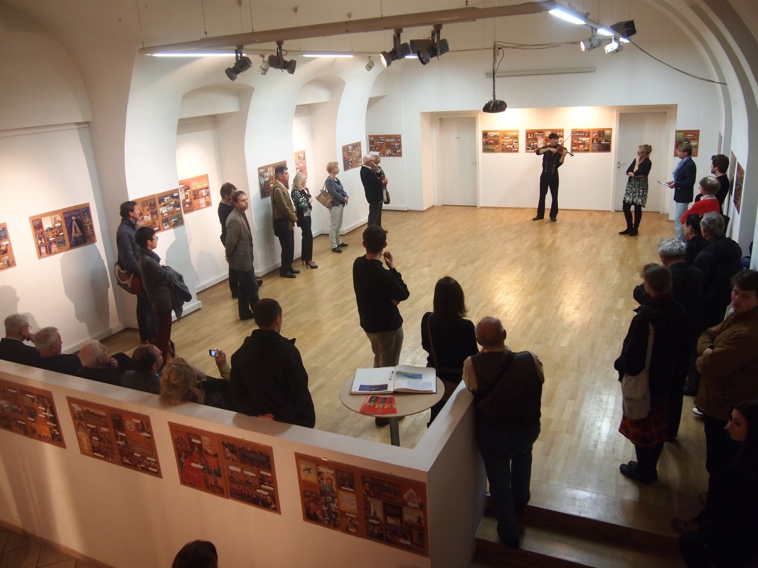 Výstava ve Vídni, v Českém centru, březen 2014